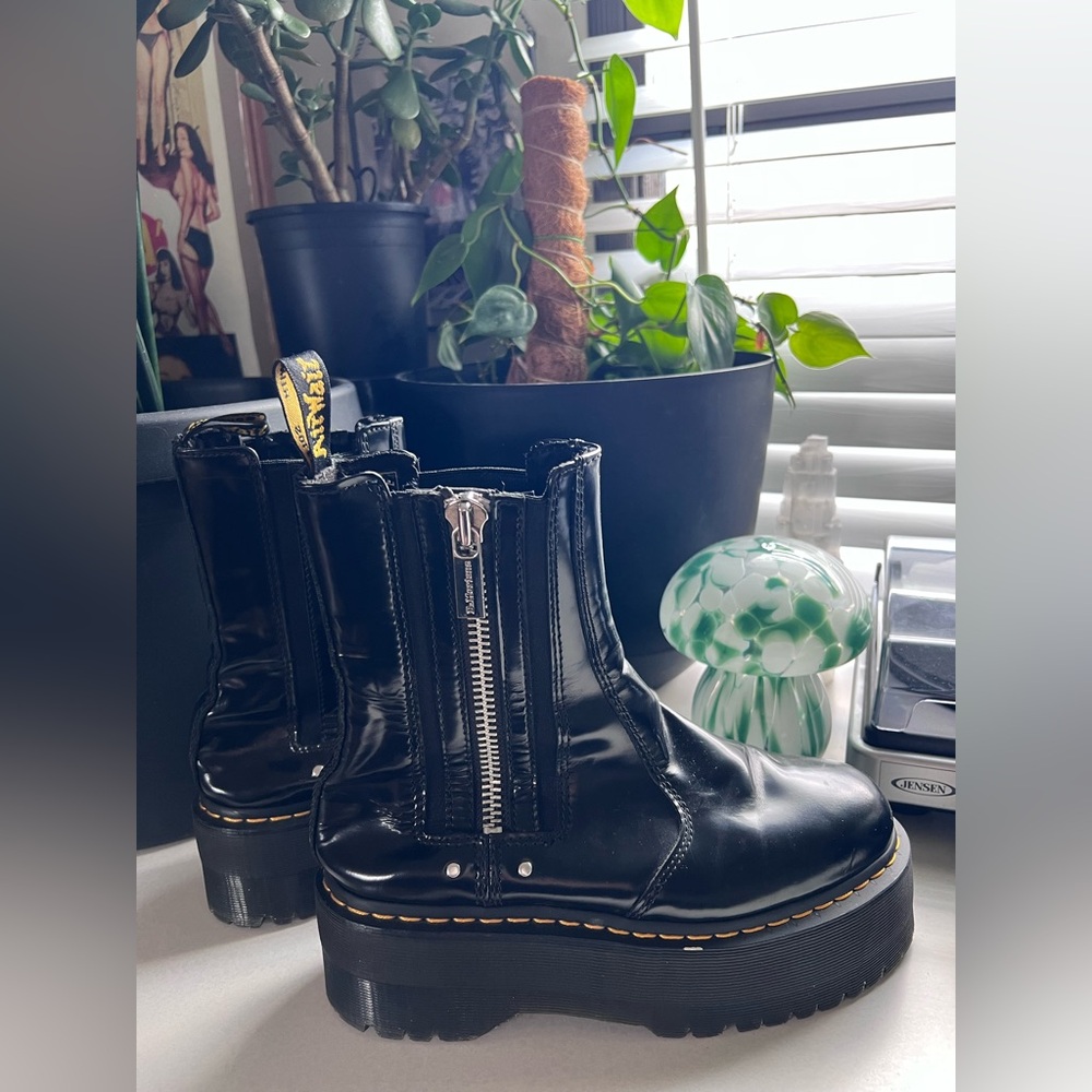 Dr. Martens Black 2976 Max Distressed Patent Chelsea Platform Boots